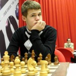 Carlsen recorta la ventaja al líder Ivanchuk y mantiene la emoción