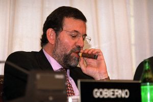 El falso asedio de Rajoy a Catalunya cuando aún fumaba puros en público