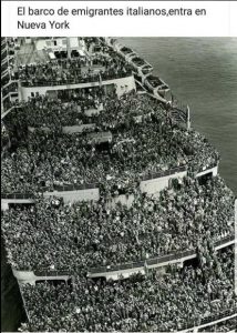 No es un "barco de emigrantes italianos"