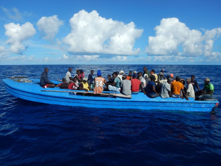 Patera con migrantes procedentes de Haití. Foto: Guardia Costera de EEUU / CC BY-NC-ND 2.0