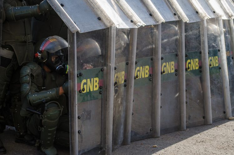 Agentes de la Guardia Nacional Bolivariana. Foto: Carlos Becerra / CC BY-NC-ND 2.0