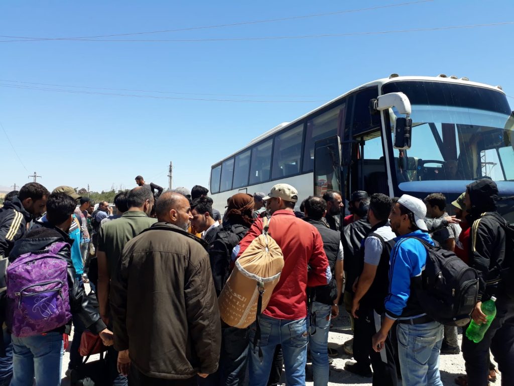 Fotografía tomada durante el desplazamiento en bus. Foto: Okba Alzobani.