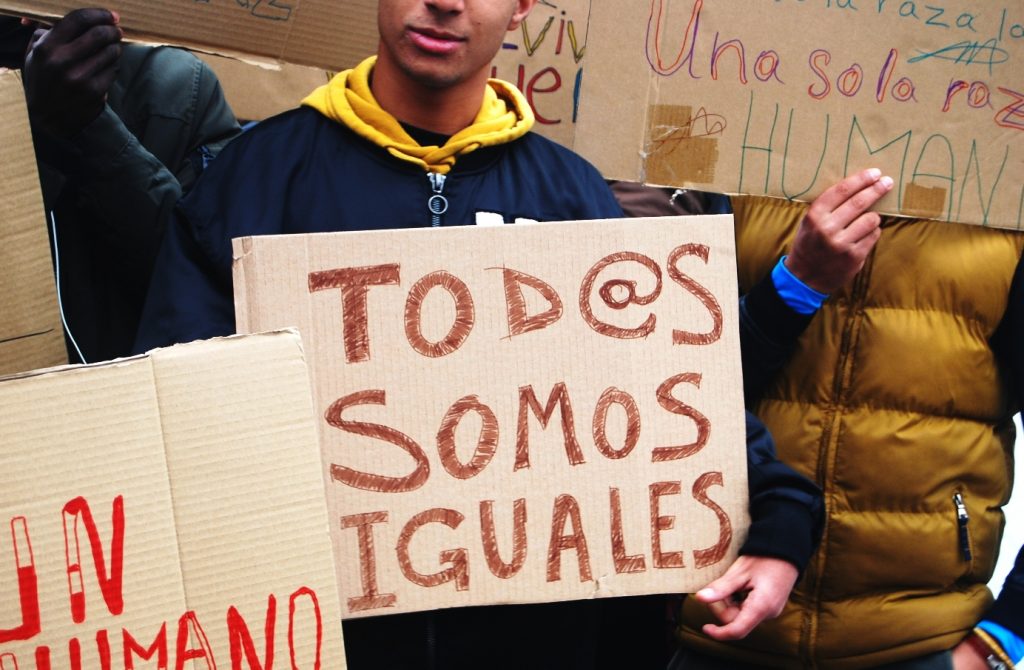 "Todos somos iguales". Manifestación en el centro de menores de Hortaleza