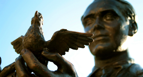 Estatua de Federico García Lorca / Fotografía de Nervión al día (CC BY-NC-ND 2.0)