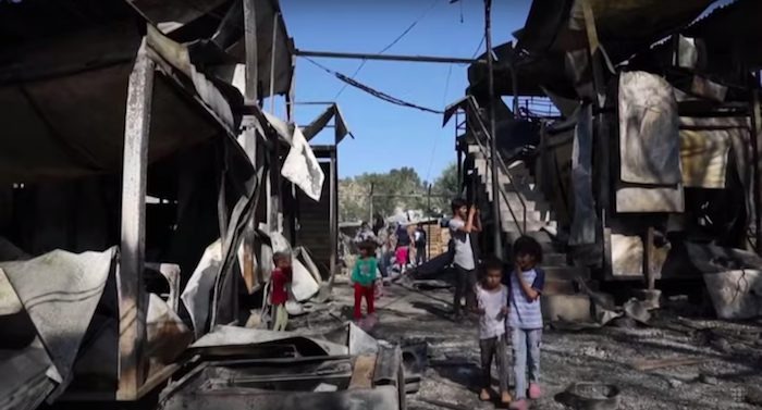 Campamento de refugiados de Moria tras el último incendio. Foto: RICH CHANNEL (YouTube).