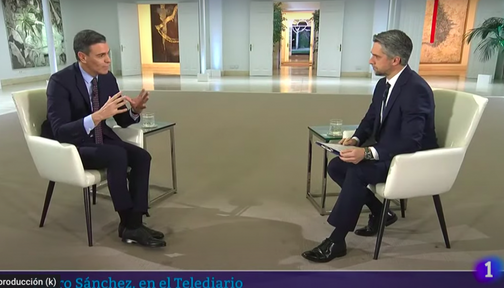 Pedro Sánchez durante su entrevistas el 28 de febrero en RTVE sobre la invasión de Ucrania