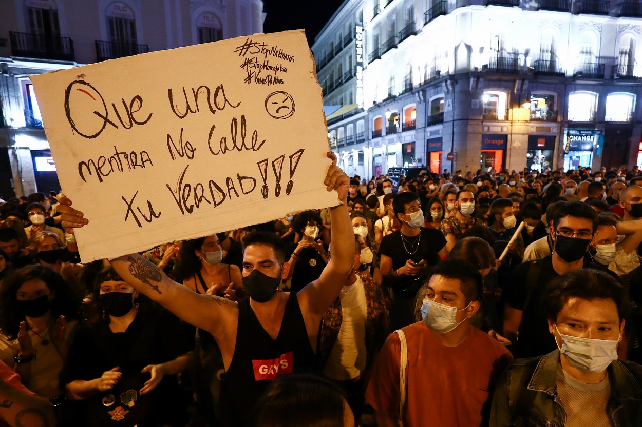 Imagen de la concentración en la Puerta del Sol de Madrid contra las agresiones homófobas. REUTERS/Sergio Perez