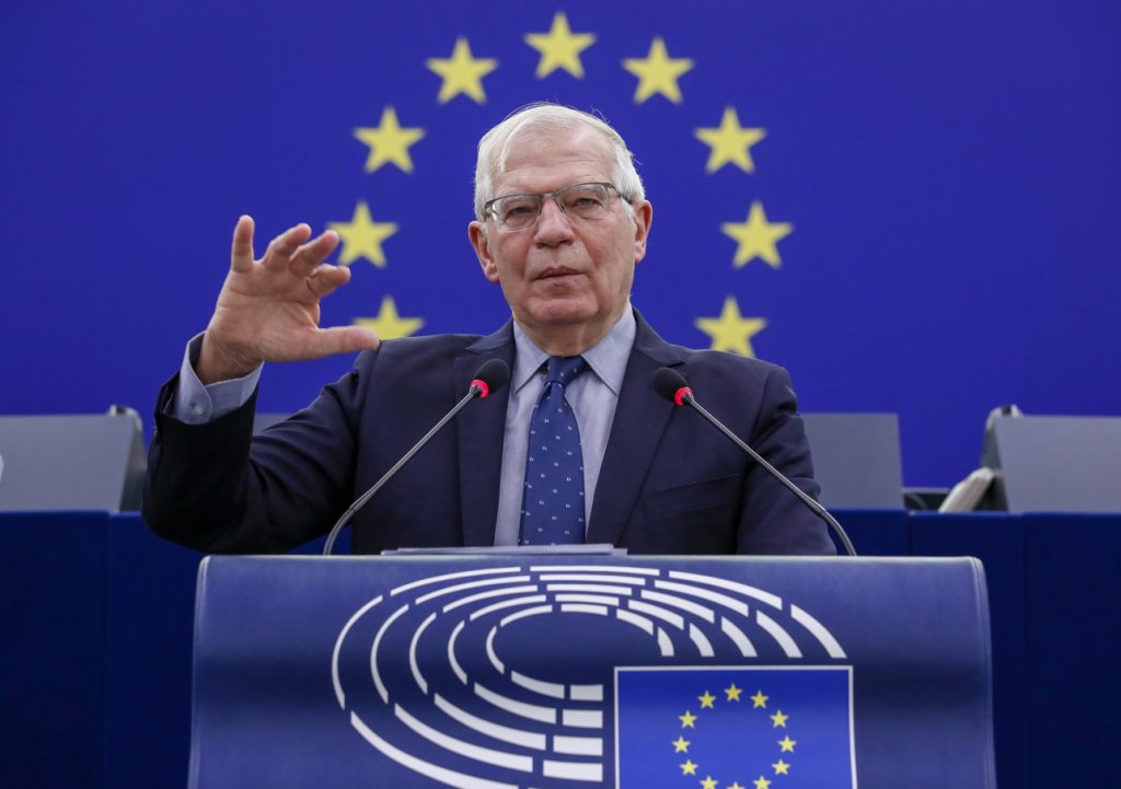 El alto representante de la Unión Europea (UE) para Asuntos Exteriores, Josep Borrell, durante su intervención en el Pleno del Parlamento Europeo, en Estrasburgo (Francia). EFE/EPA/JULIEN WARNAND