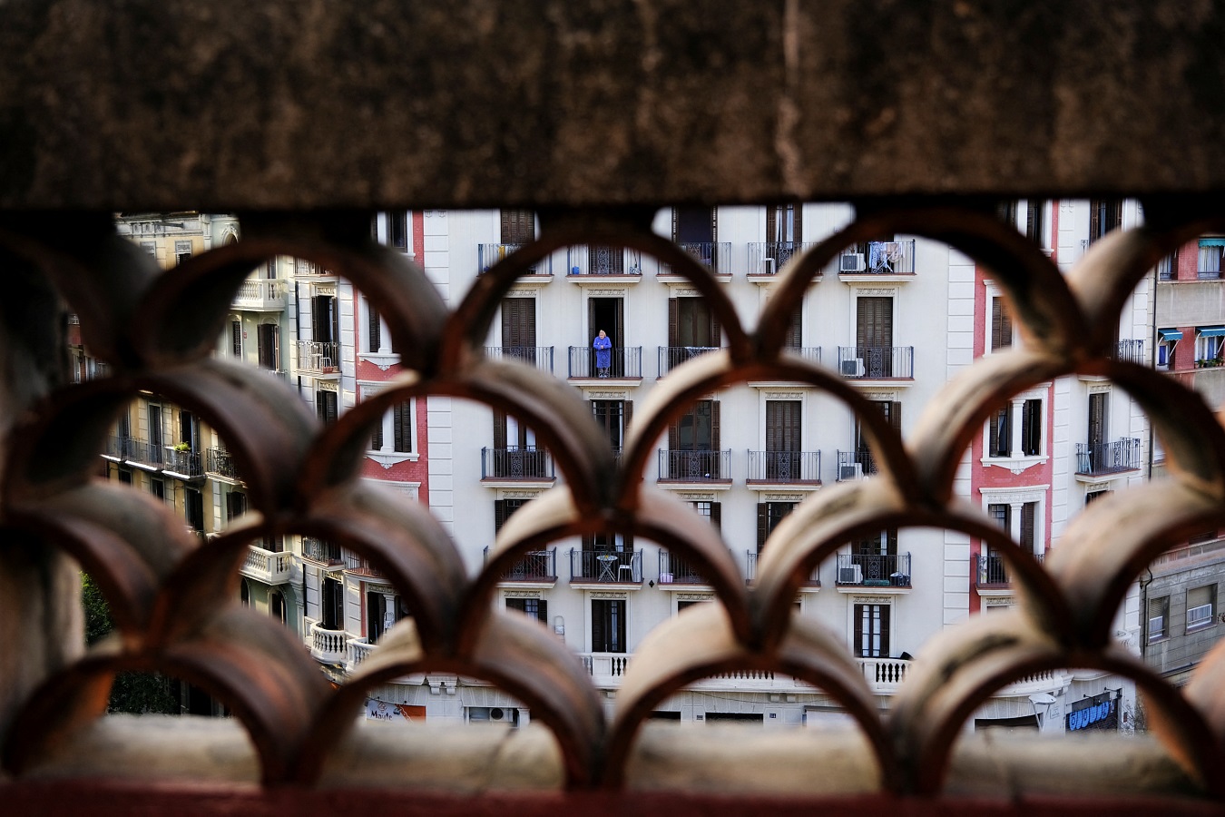Vista de un edificio de viviendas en el centro de Barcelona. REUTERS/Nacho Doce
