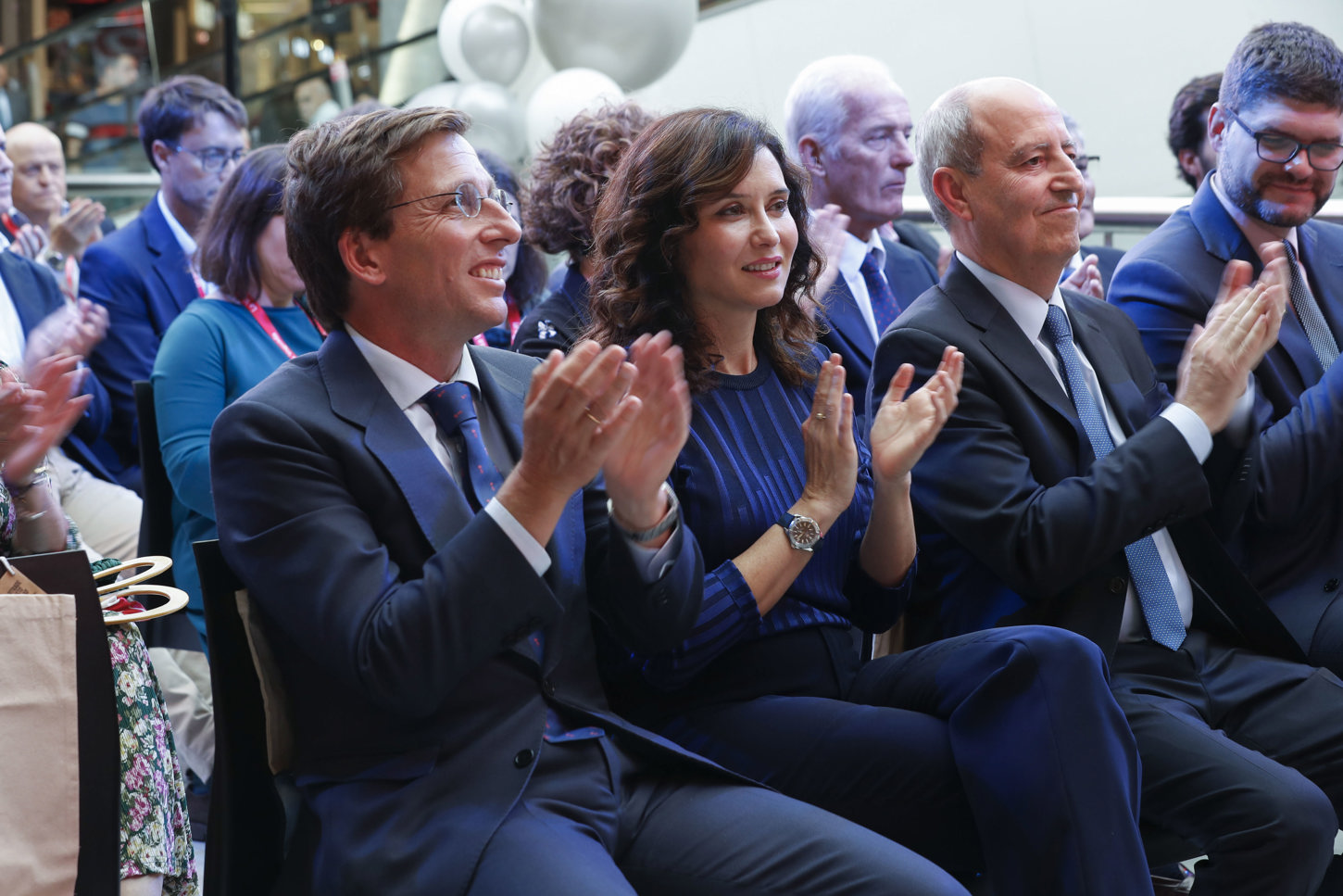 El alcalde de Madrid, José Luis Martínez-Almeida, y la presidenta de la Comunidad de Madrid, Isabel Díaz Ayuso, juntos en una imagen de archivo.- EFE/Sofía Carabias