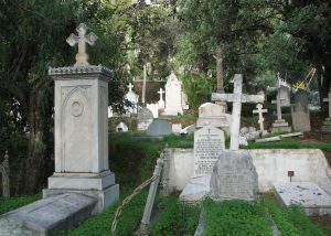 Invertir en cementerios