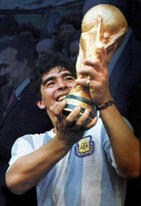 Maradona, D10s en pantalones cortos