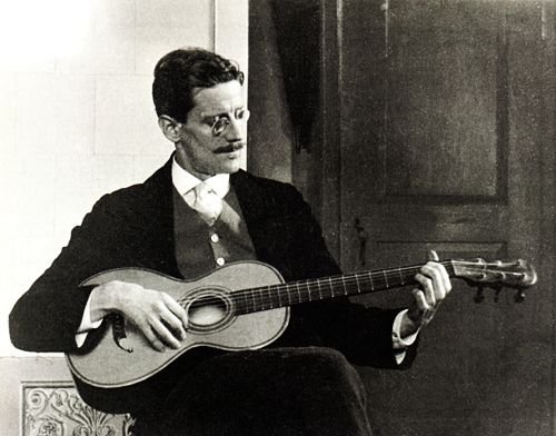 James Joyce, en una fotografía tomada en 1915.- Wikipedia