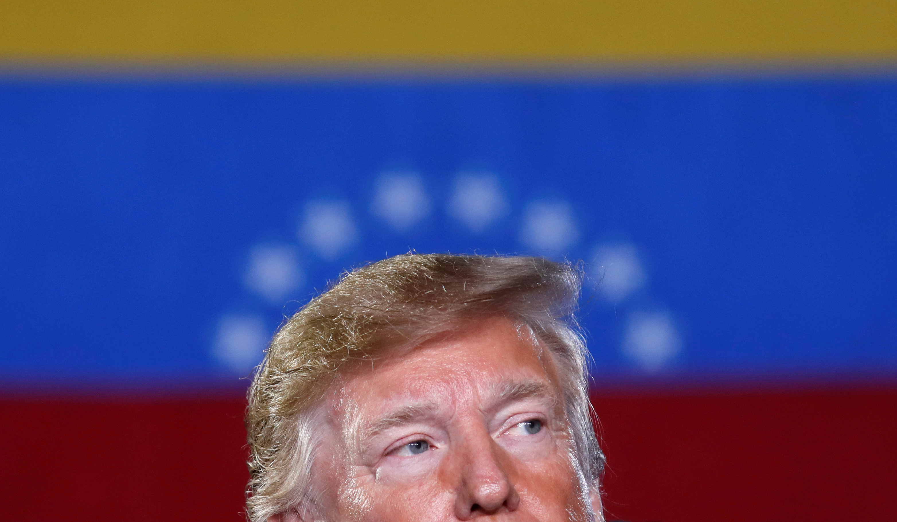 El presidente de EEUU, Donald Trump, en una declaración sobre la crisis en Venezuela, durante yna visita a la Universidad Internacional de Florida, en Miami, el pasado febrero. REUTERS/Kevin Lamarque
