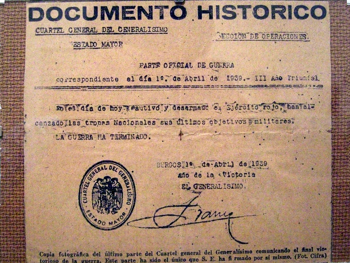 Reproducción facsímil del último parte oficial de guerra firmado por Francisco Franco. WKIPEDIA