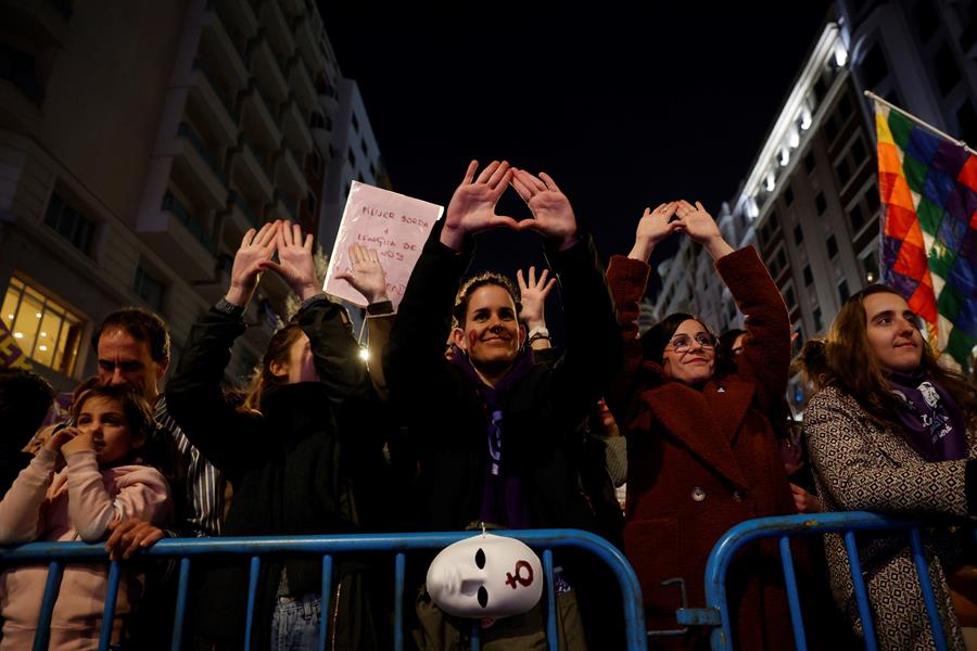 Participantes en la manifestación del 8M de Madrid. EFE/ Juan Carlos Hidalgo