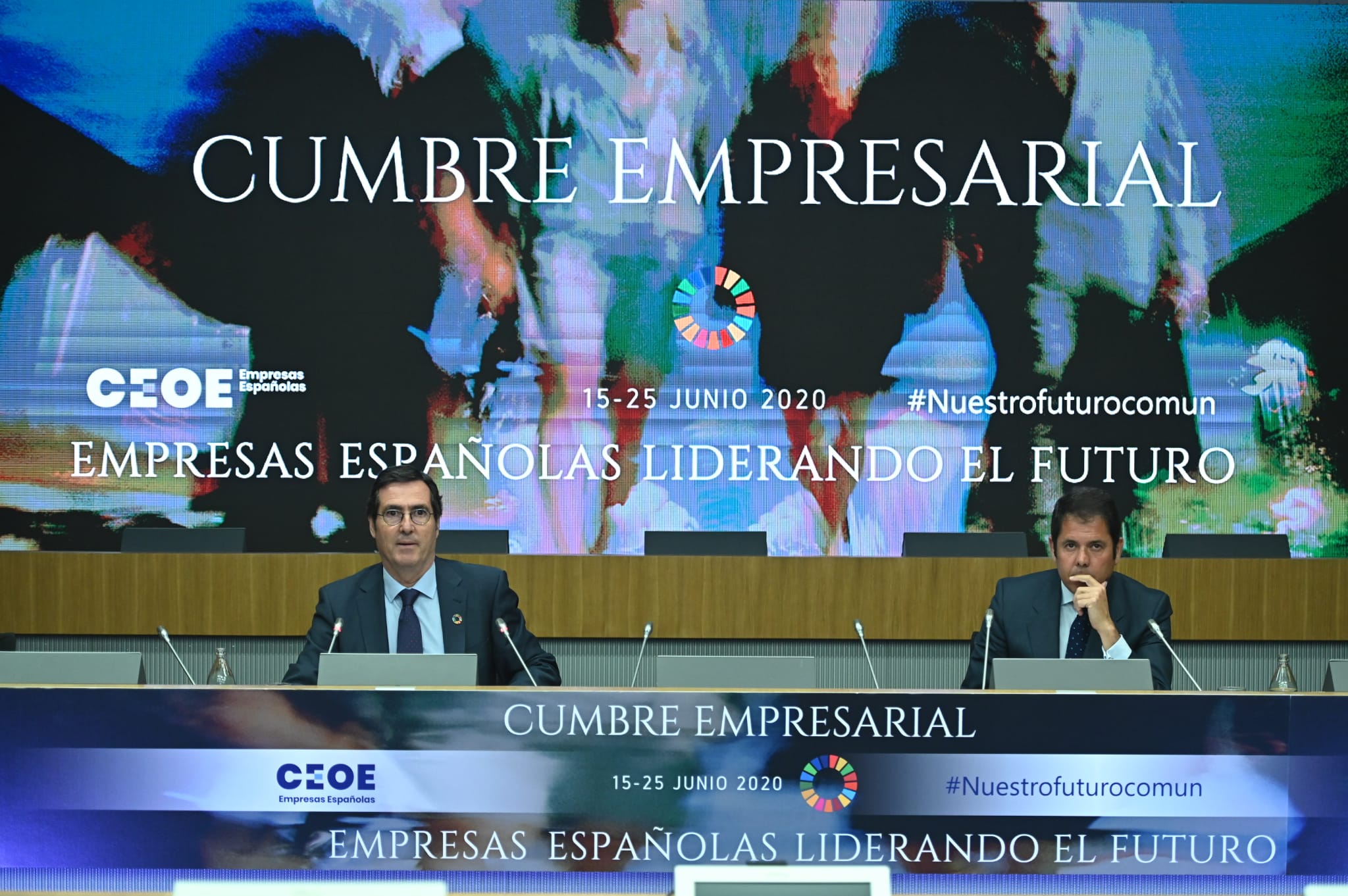 El presidente de CEOE, Antonio Garamendi, y el de Cepyme, Gerardo Cuerva, en la cumbre empresartial organizada por la patronal.