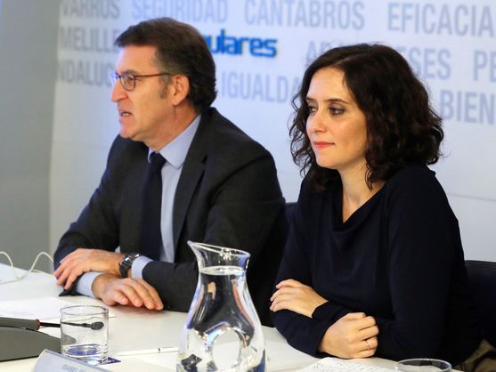 Alberto Núñez-Feijóo e Isabel Díaz Ayuso, en una reunión del PP en 2019. EFE