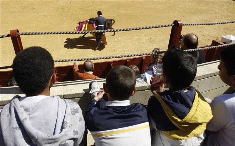 Objetivo, taurinizar a la infancia