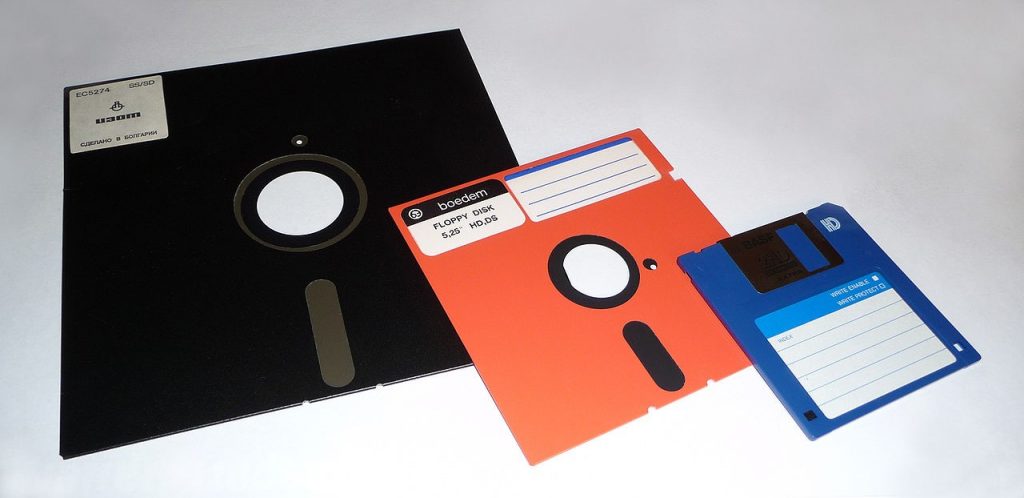 Los orígenes del almacenamiento de la información (V): llega el disco duro magnético