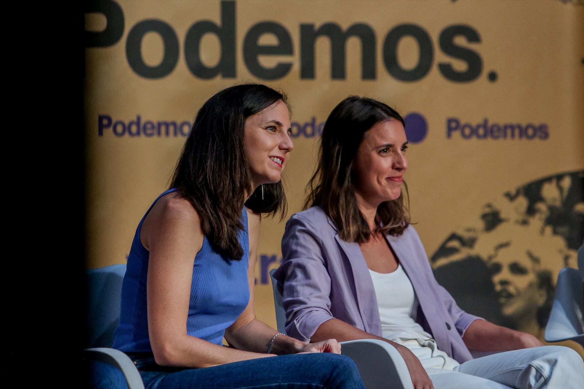 La secretaria general de Podemos y ministra de Derechos Sociales y Agenda 2030 en funciones, Ione Belarra, y la ministra de Igualdad en funciones, Irene Montero, durante un acto de Podemos, en el Teatro Fernando de Rojas, CBA, a 16 de septiembre de 2023, en Madrid (España). Ricardo Rubio / Europa Press