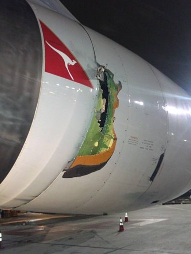 Desintegración parcial de un reactor RR RB211 en un Boeing 747 de Qantas, 30 de agosto de 2010