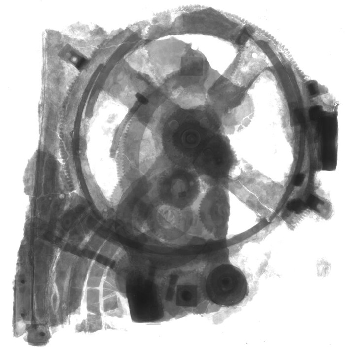Radiografía del fragmento A del mecanismo de Anticitera. © 2005 Antikythera Mechanism Research Project