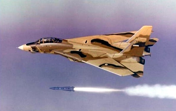 Un F-14 Tomcat de la Fuerza Áerea Iraní dispara un misil Phoenix. Foto: Northrop Grumman / AP