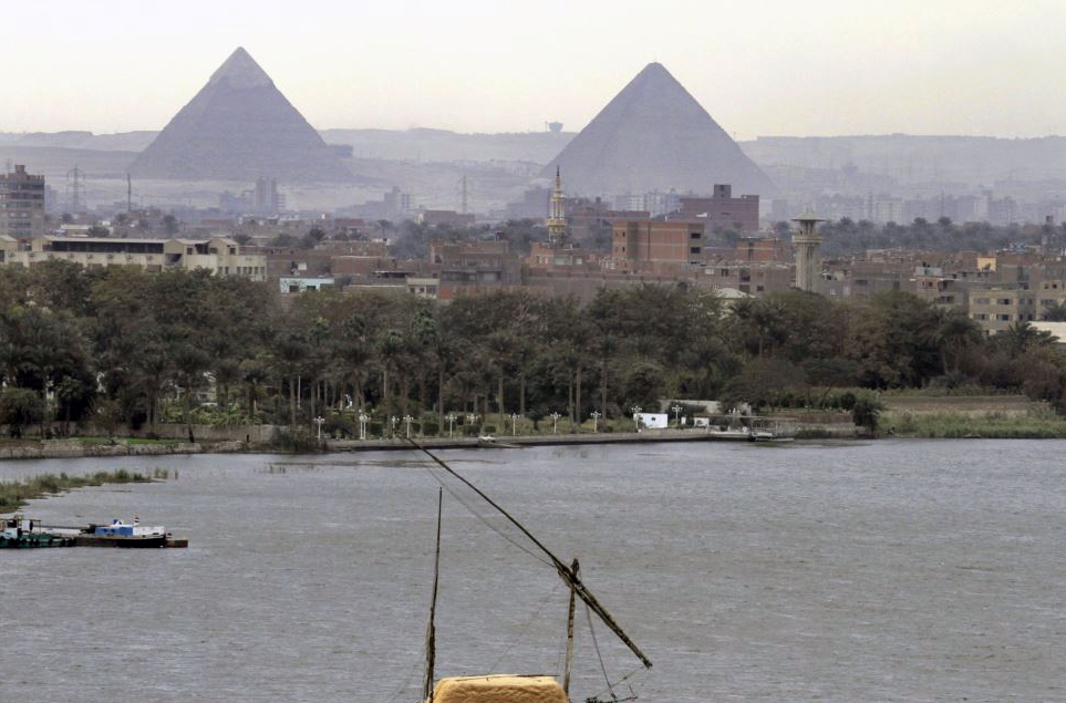 Pirámides de Guiza vistas desde el Nilo