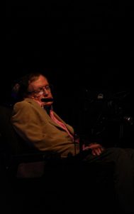 Stephen Hawking en 2014 - Wikimedia Commons