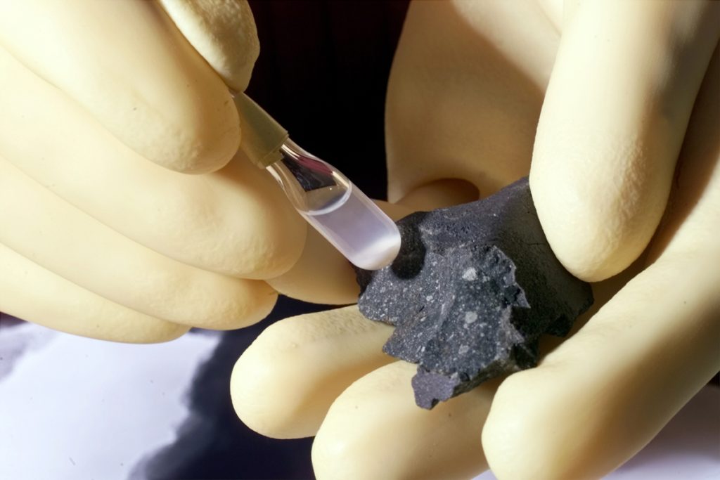 Fragmento del meteorito Murchison. Imagen: Wikimedia Commons.
