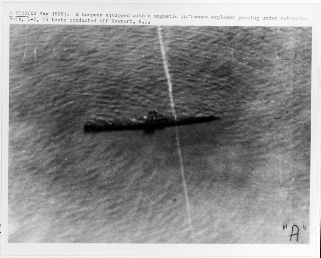 La única prueba del detonador magnético Mark 6 para los torpedos estadounidenses de la II Guerra Mundial resultó en este fallo. Imagen: US Navy vía Wikimedia Commons.