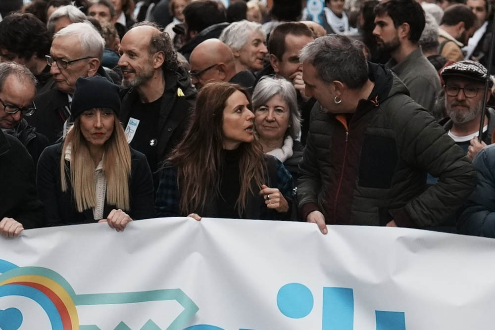 La actriz Itziar Ituño (c) participa en la manifestación convocada por la organización de apoyo a los presos de ETA en Bilbao. EUROPA PRESS/H.Bilbao