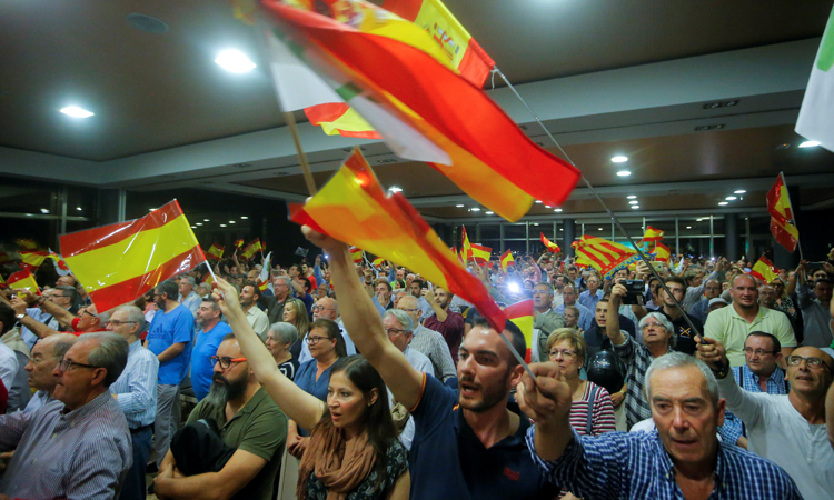 Seguidores de Vox, en un actio del partido ultraderechista en Valencia. REUTERS/Heino Kalis