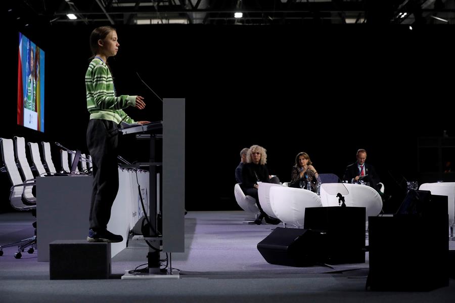 La activista sueca Greta Thunberg interviene durante el plenario de la Cumbre Climática, en Madrid. EFE/J.J. Guillén