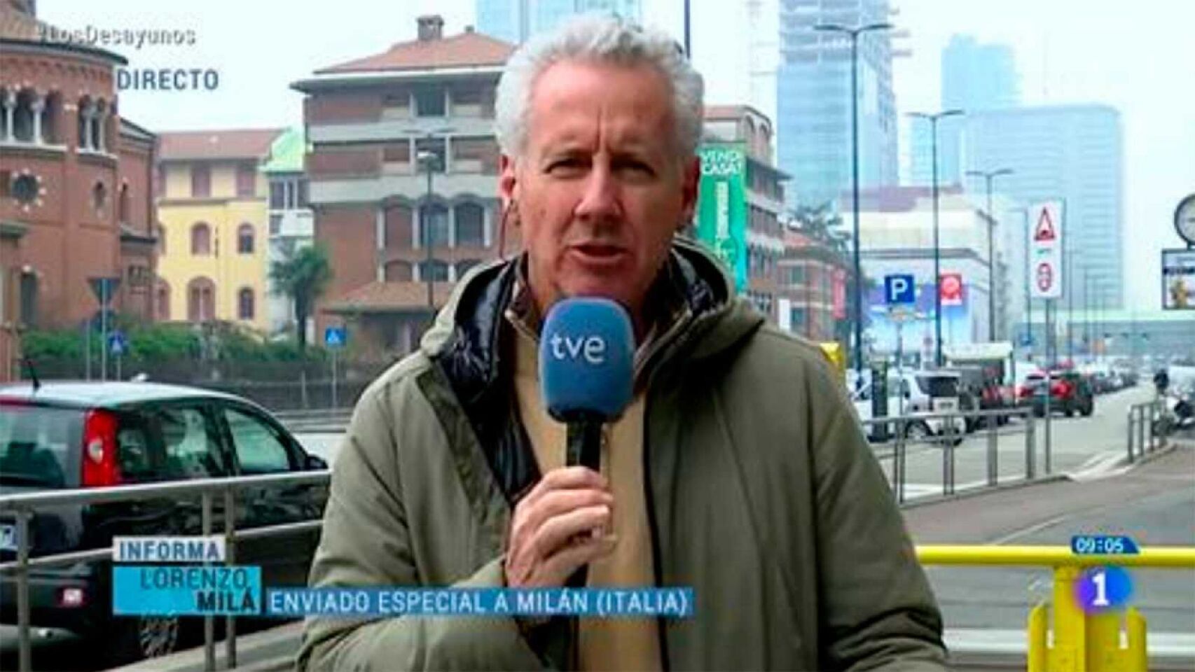 Imagen de una crónica en directo desde Roma del periodista de TVE Lorenzo Milá.