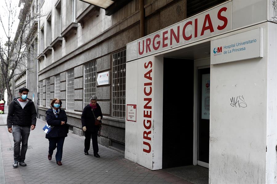Vista de la entrada a las Urgencias del Hospital Universitario de la Princesa en Madrid. EFE/Mariscal