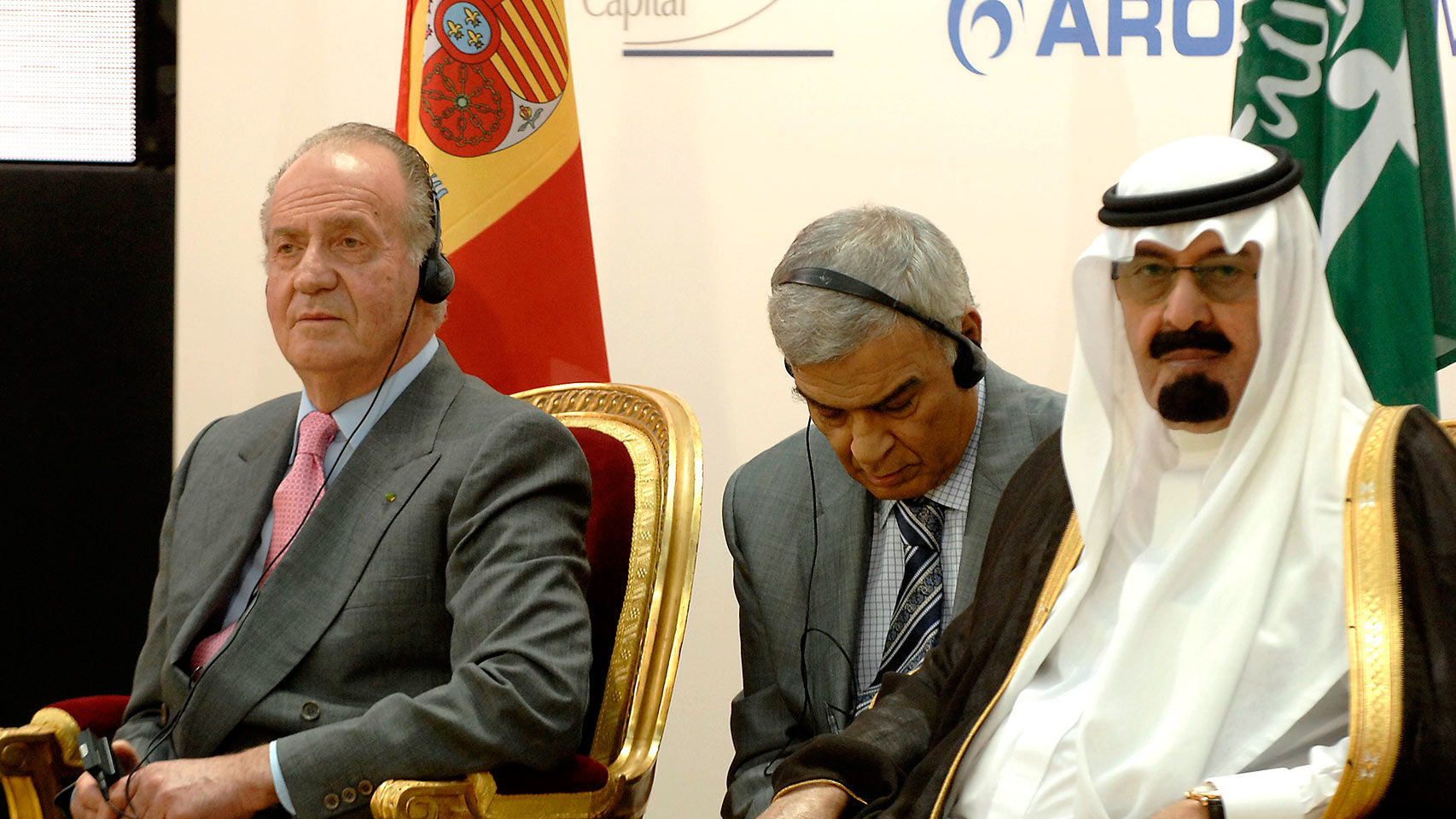 Fotografía de junio de 2007, del rey Juan Carlos y el rey de Arabia Saudí, Abdallah Bin Abdulaziz, durante la presentación del Fondo Hispano-Saudí de Infraestructuras. EFE