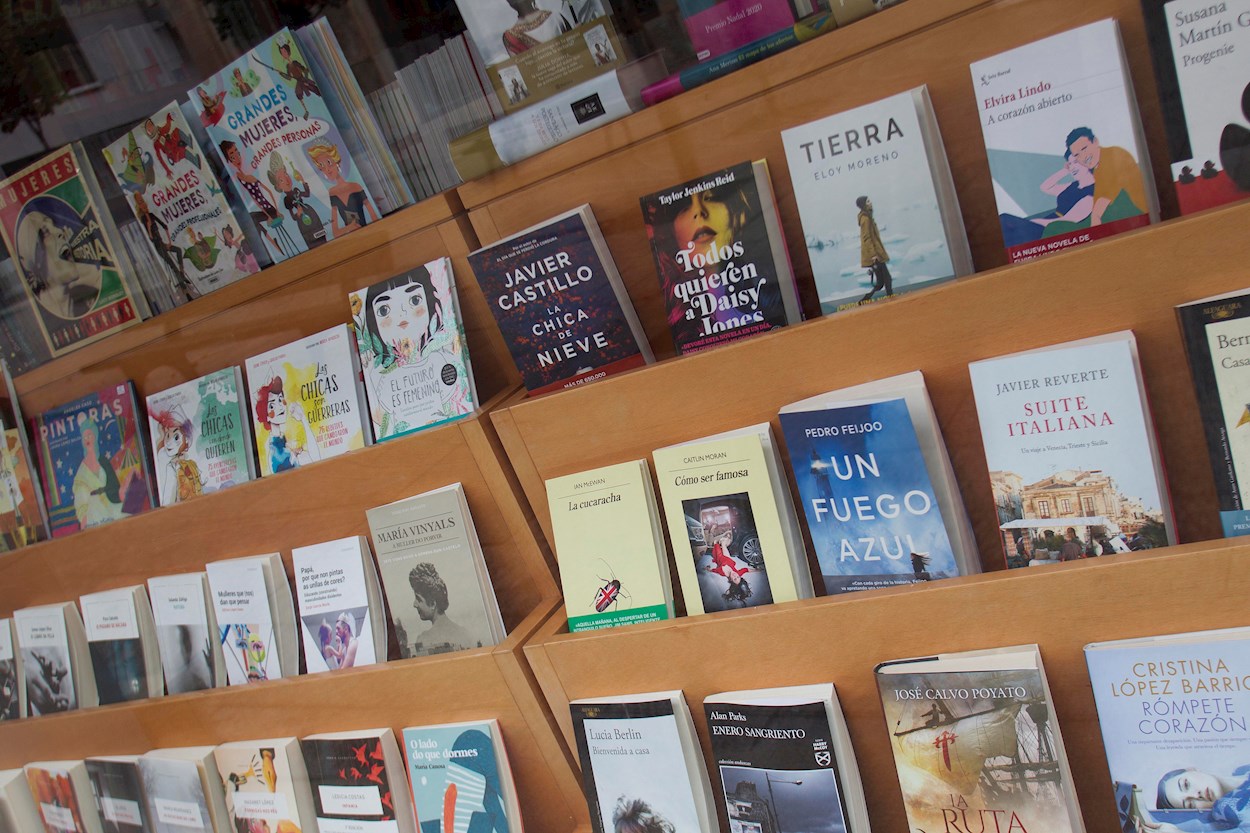 Libros en el escaparate de una librería. EFE / Salvador Sas