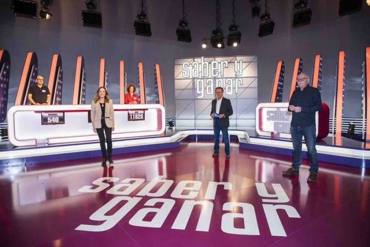 En su nueva etapa, en el programa de RTVE Saber y ganar solo concursan dos personas simultáneamente. RTVE