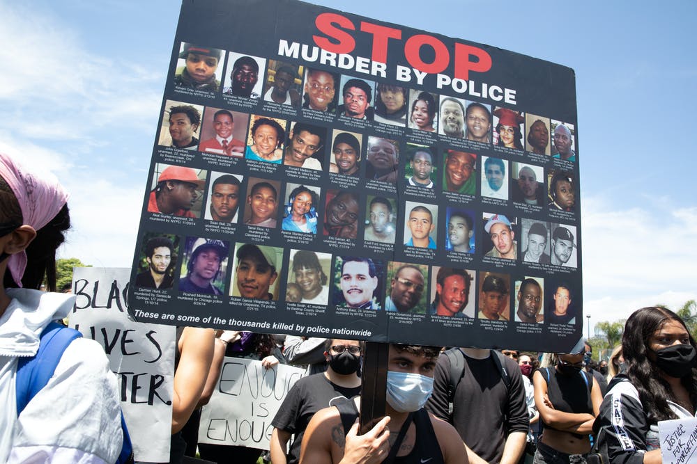 Manifestación contra la violencia policial en Los Ángeles, el 30 de mayo de 2020. Hayk_Shalunts / Shutterstock