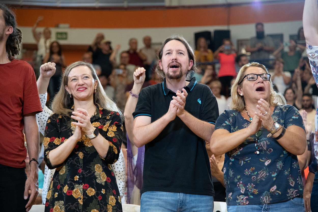 Pablo Iglesias (c), Meri Pita (d) y Victoria Rosell (i), durante un mitin de Unidas Podemos en Las Palmas de Gran Canaria en octubre de 2019. E.P.