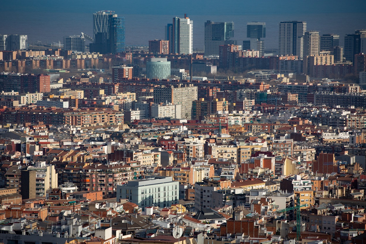 Panorámica de la ciudad de Barcelona. E.P./David Zorrakino