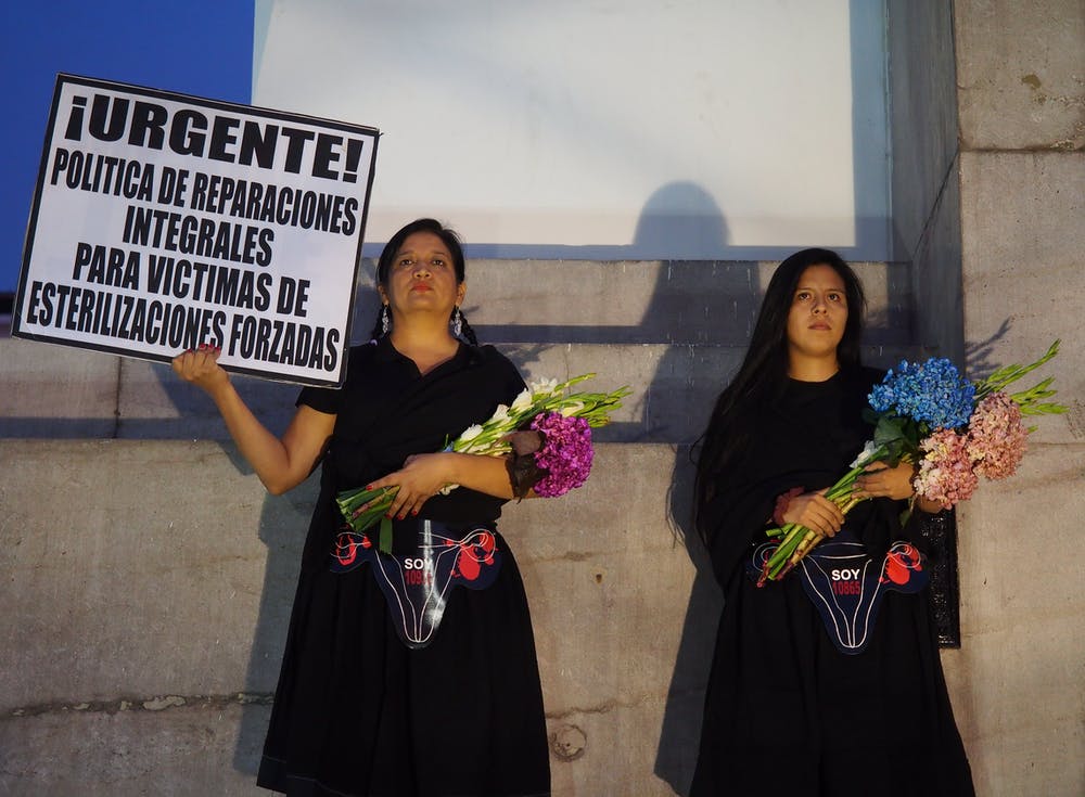 Mujeres peruanas exigen justicia por las esterilizaciones forzosas. Fotoholica Press/LightRocket via Getty Images