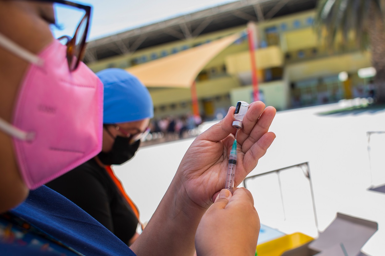 Campaña de vacunación en Copiapó, Chile. Shutterstock / Israel Chavez Rojas