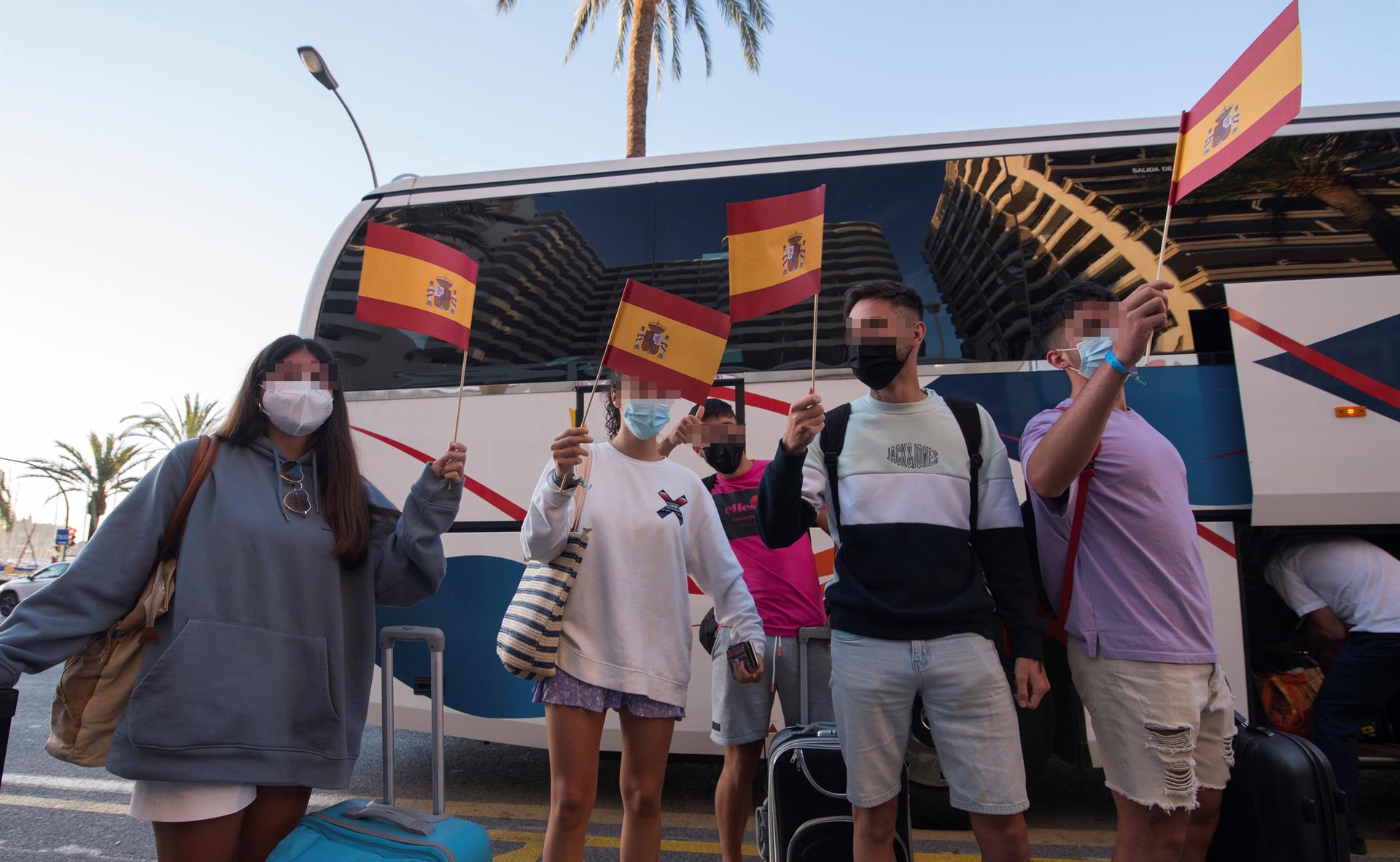 Macrobrote: 200 MENES en Mallorca