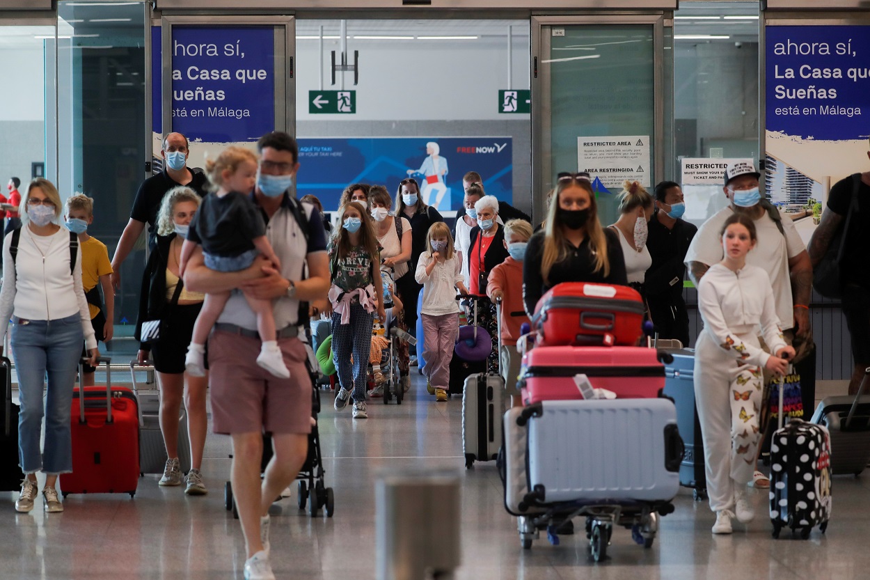 Turistas británicos a su llegada al aeropuerto de Malaga-Costa del Sol. REUTERS/Jon Nazca
