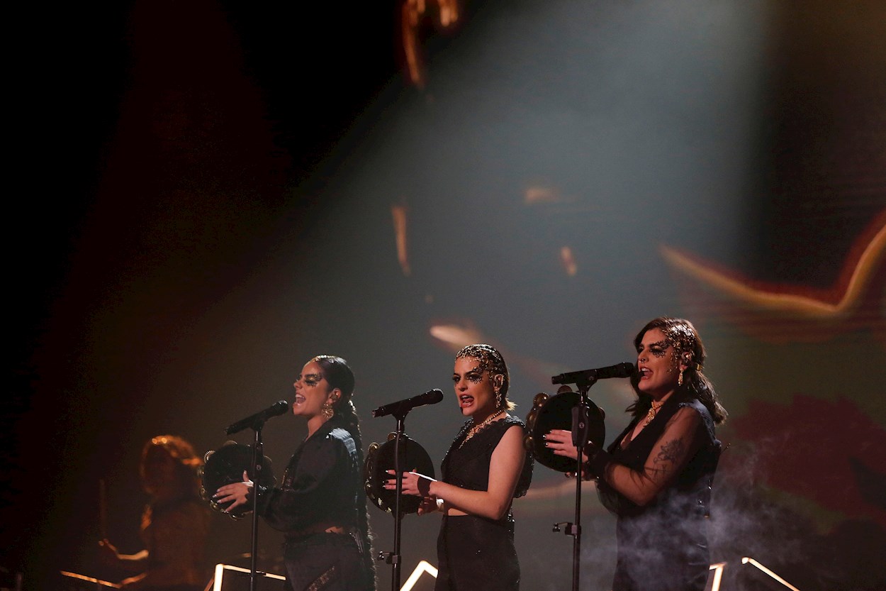 El grupo Tanxugueiras, en un momento de su actuación durante la final del Benidorm Fest, clasificatorio para el certamen de Eurovisión 2022.- Manuel Lorenzo / EFE