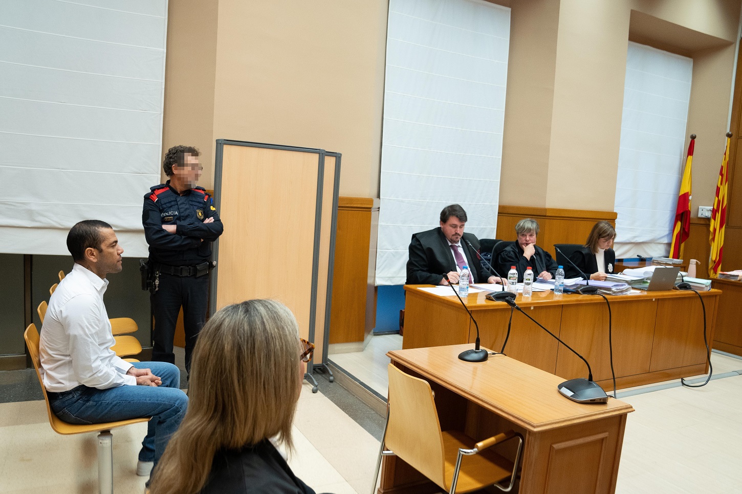 El exfutbolista Dani Alves durante su juicio en la Audiencia de Barcelona, por agresión sexual. EUROPA PRESS/D.Zorrakino/POOL
