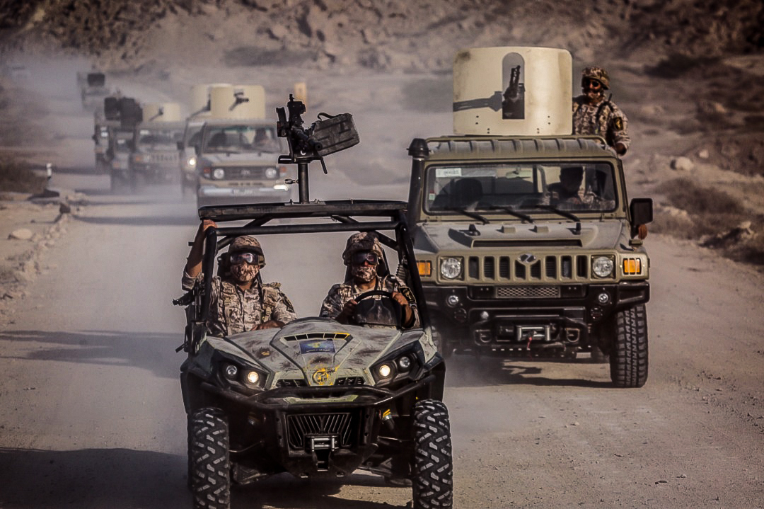 El Cuerpo de la Guardia Revolucionaria Islámica (IRGC) participa en un ejercicio militar en un lugar no revelado, como parte de un ejercicio militar de cinco días en tres provincias alrededor de la planta de energía nuclear de Bushehr, a 23 de diciembre de 2021, en Irán. Foto: IRGC / dpa